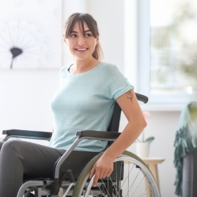 Lengericher Versicherungen - Frau im Rollstuhl